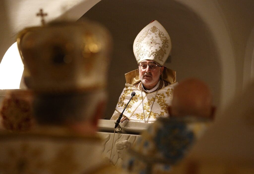 El obispo Mikael Mouradian de la Eparquía Católica Armenia de Nuestra Señora de Nareg en Glendale, California.